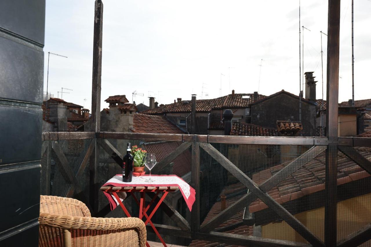 Bellissima Casa Vicino Biennale Grande Terrazza ! Apartamento Veneza Exterior foto